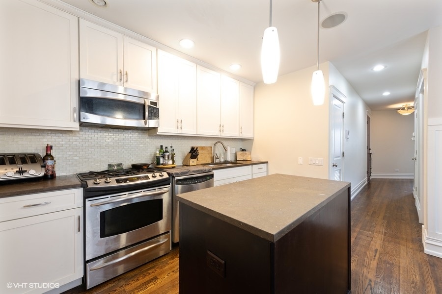 3647 North Wilton - 2